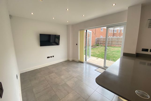 110, Terlings Avenue, HARLOW photo 4