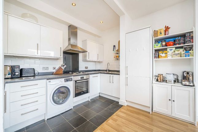Flat 2, 37-38, Haven Green, London photo 3