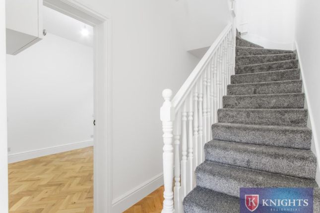 16, Birkbeck Road, London photo 2