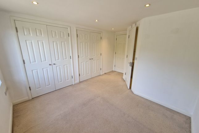Apartment, Harpenden photo 5