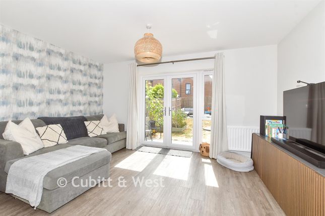 11, Mountain Street, Crawley photo 3