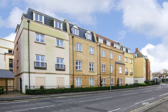 Flat for sale in Woodford Way, Witney