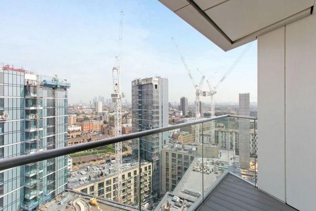 Flat to rent in Altitude Point, London