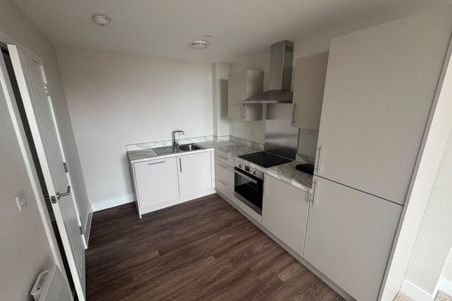 Apartment 202, Sovereign Court, 182, High street, HULL photo 3