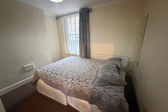 201 Newport Road, London photo 4