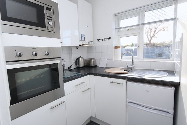 44a, Dale Valley Road, Poole photo 2