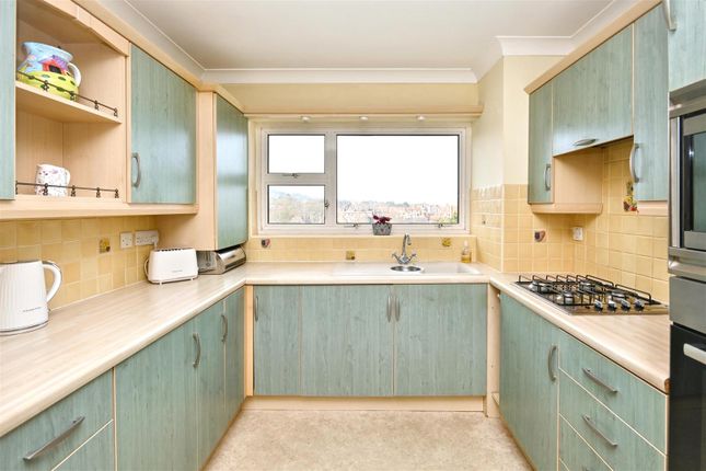 50, Dolphin Court, Cliff Road, Eastbourne photo 4