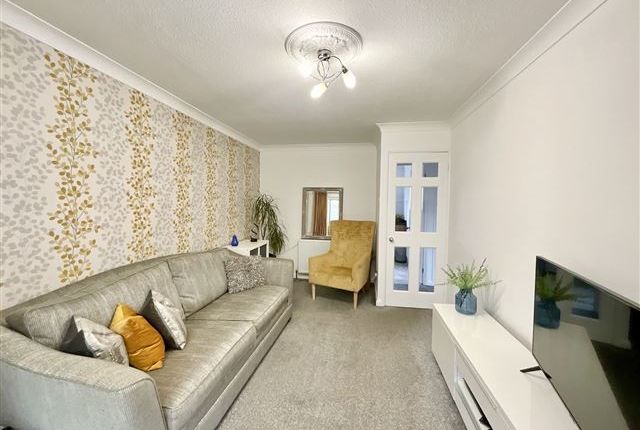 Flat for sale in Hoveringham Court, Swallownest, Sheffield