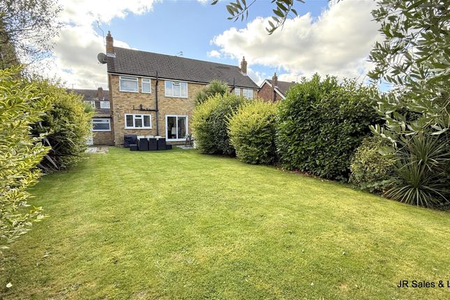11, Pembroke Drive, Waltham Cross photo 2