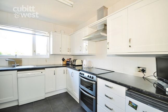 Amberley Drive, Hove photo 4