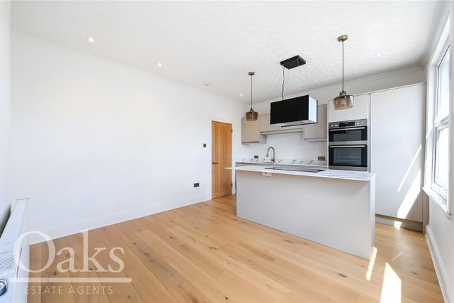 First Floor Flat, 17, Queen Mary Road, London photo 4