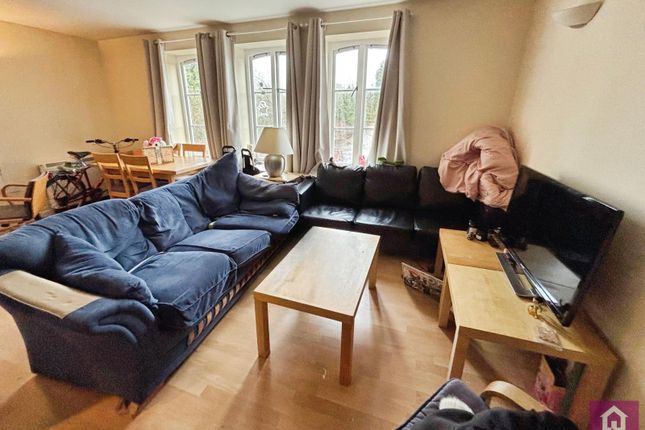 Apartment 8, Ellerslie Court,, Upper Park Road, Greater Manchester photo 3