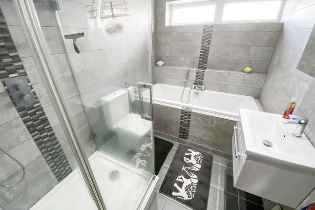 10, Washington Crescent, Newton Aycliffe photo 2