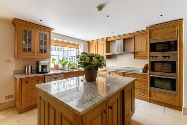 7, Walton Place, London photo 4