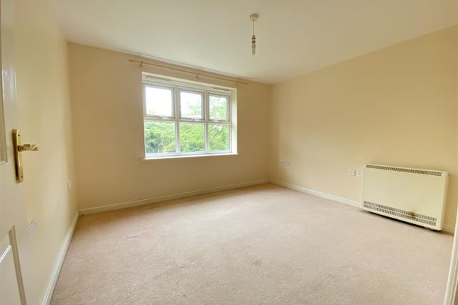 Flat for sale in Martingale Chase, Newbury
