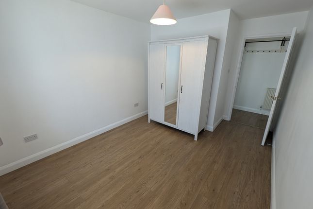 The Cedars, Lynwood Drive Andover photo 3