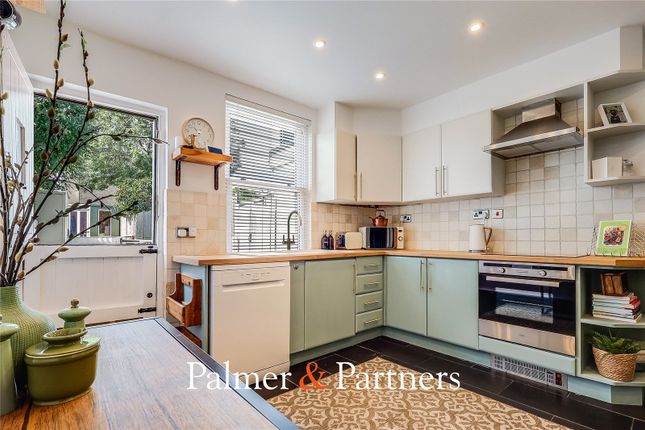 51, South Primrose Hill, Essex photo 4