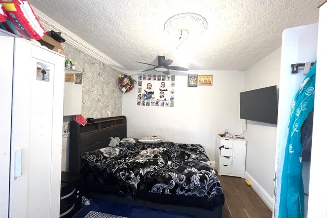 63, Moray Avenue, Hayes photo 3