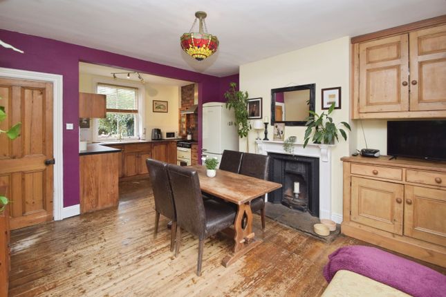 9, Bell Bank View, Bradford photo 4