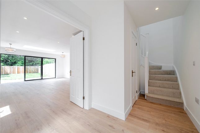 11, Wyvern Close, Orpington photo 3