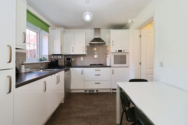 23, Forgetmenot Way, Bristol photo 3