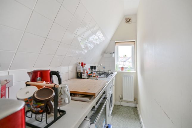 14, Flat 5, Grange Avenue, Reading photo 4