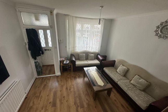 Malvern Road, Greater London photo 4