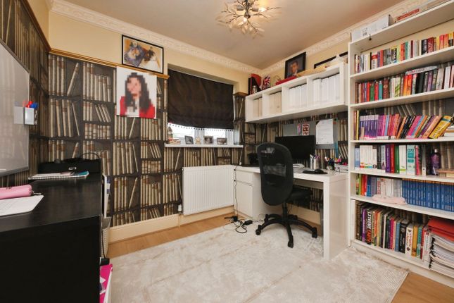 2, Peregrine Road, Waltham Abbey photo 4