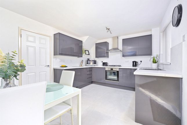 61, Torre Close, Devon photo 2