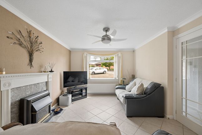 75 Fulmar Brae, Livingston photo 3