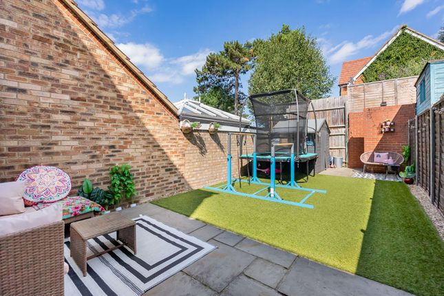 24 Liberty Close, Hertford photo 4