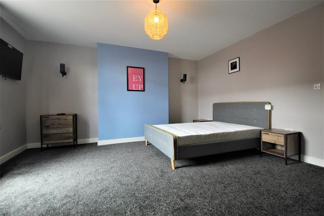 Flat 2,, 20 Edinburgh Road, Leeds photo 5