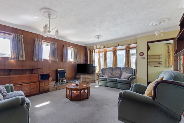 40, Wroxham Way, Felpham, West Sussex photo 4