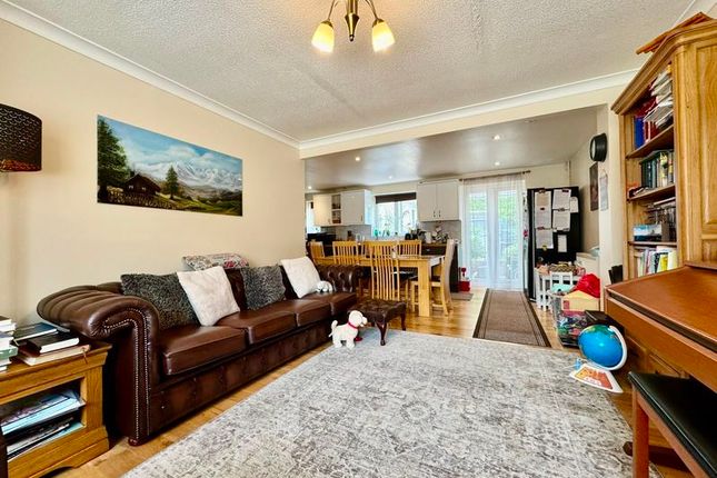 56, Milton Way, Dunstable photo 3
