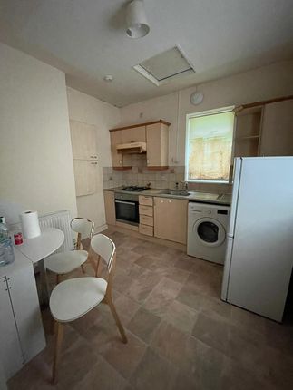 Flat to rent in Ashburnham Road, Luton