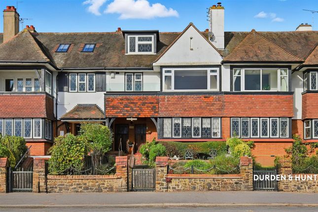 5 Richmond Court Grand Parade, Leigh-On-Sea photo 4