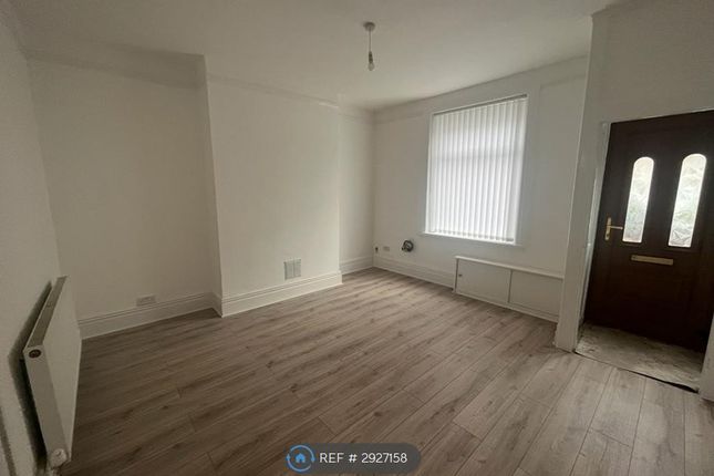 Fields New Road, Chadderton, Oldham photo 4