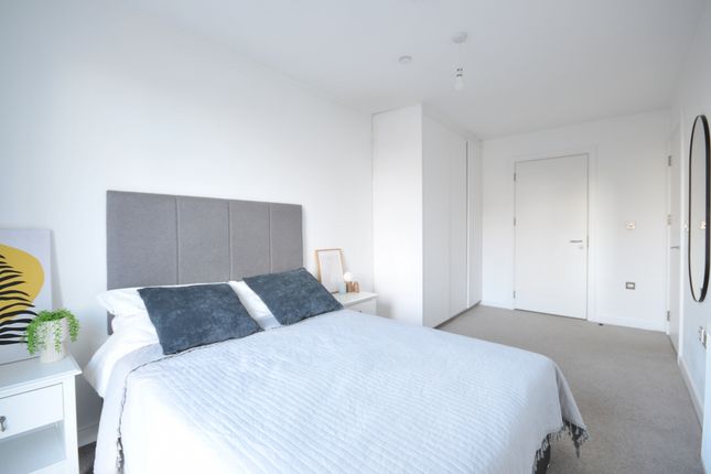 Thumbnail Flat to rent in Lockgate Square, Salford