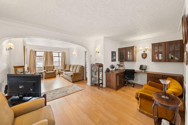 Blacklands Drive, Hayes photo 3