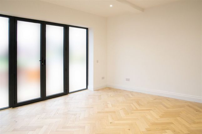 Flat for sale in Park View Road, Welling