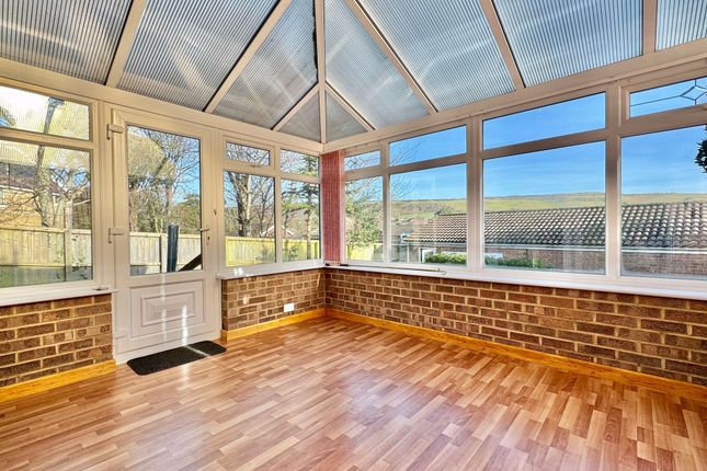 8 Ashley Way, Newport photo 2