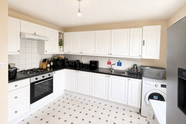 Room 4, London photo 5