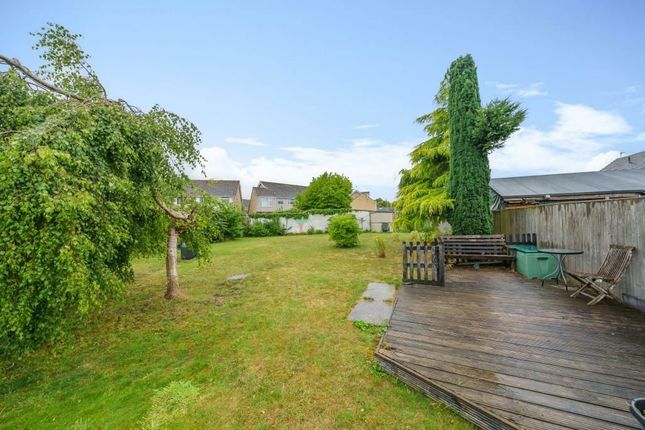 Terraced house for sale in Fox Close, Bampton
