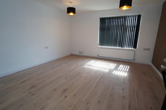 15, Welham Walk, Bradford photo 3