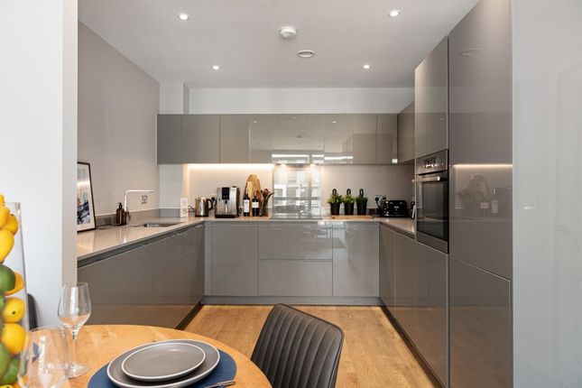 503, Atlantic Point, 2, Harrison Walk, London photo 4