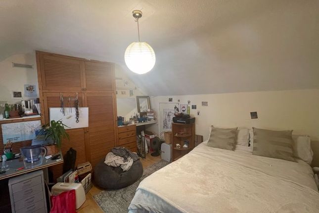 Terraced house to rent in Clyde Road, Brighton