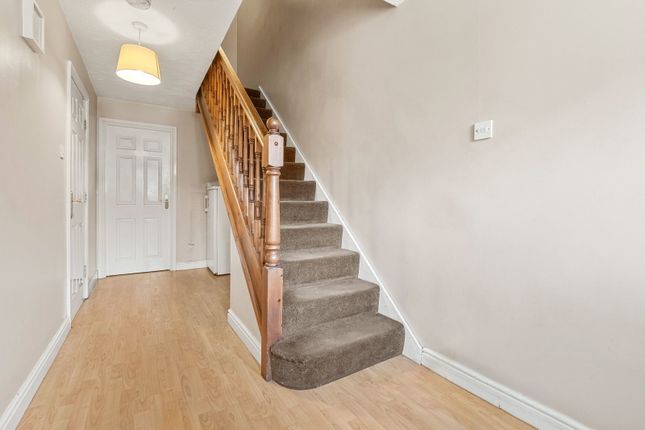 18, The Orchards, Brighouse photo 3