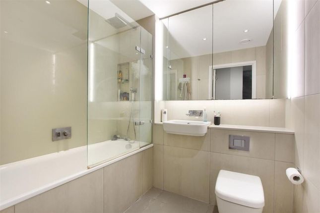 47 Brook Avenue, Wembley, Greater London photo 5