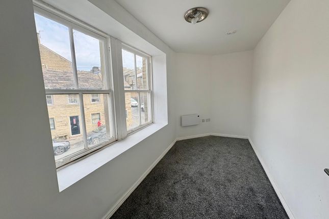 Flat 2, 9, Fountain Street, Bradford photo 5
