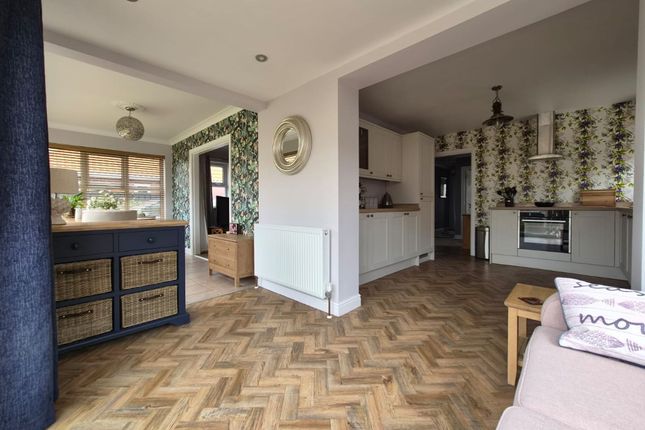 14 Gap Crescent, Filey photo 4